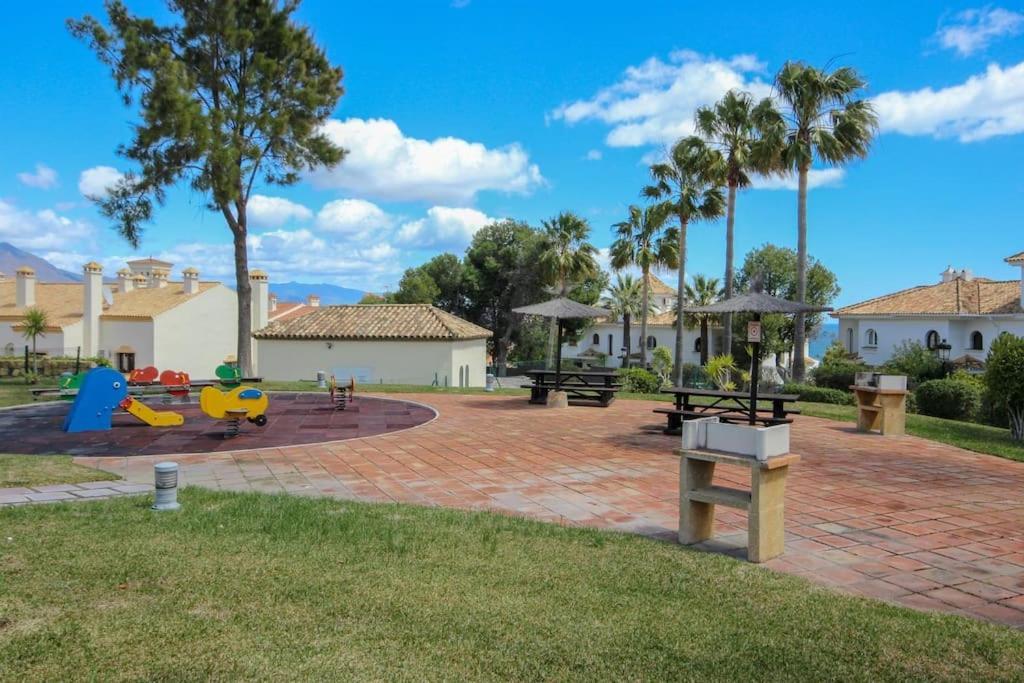 2 Bedrooms Sea And Pool View Apt In Duquesa Golf & Gardens Manilva Castillo de Sabinillas Exterior photo